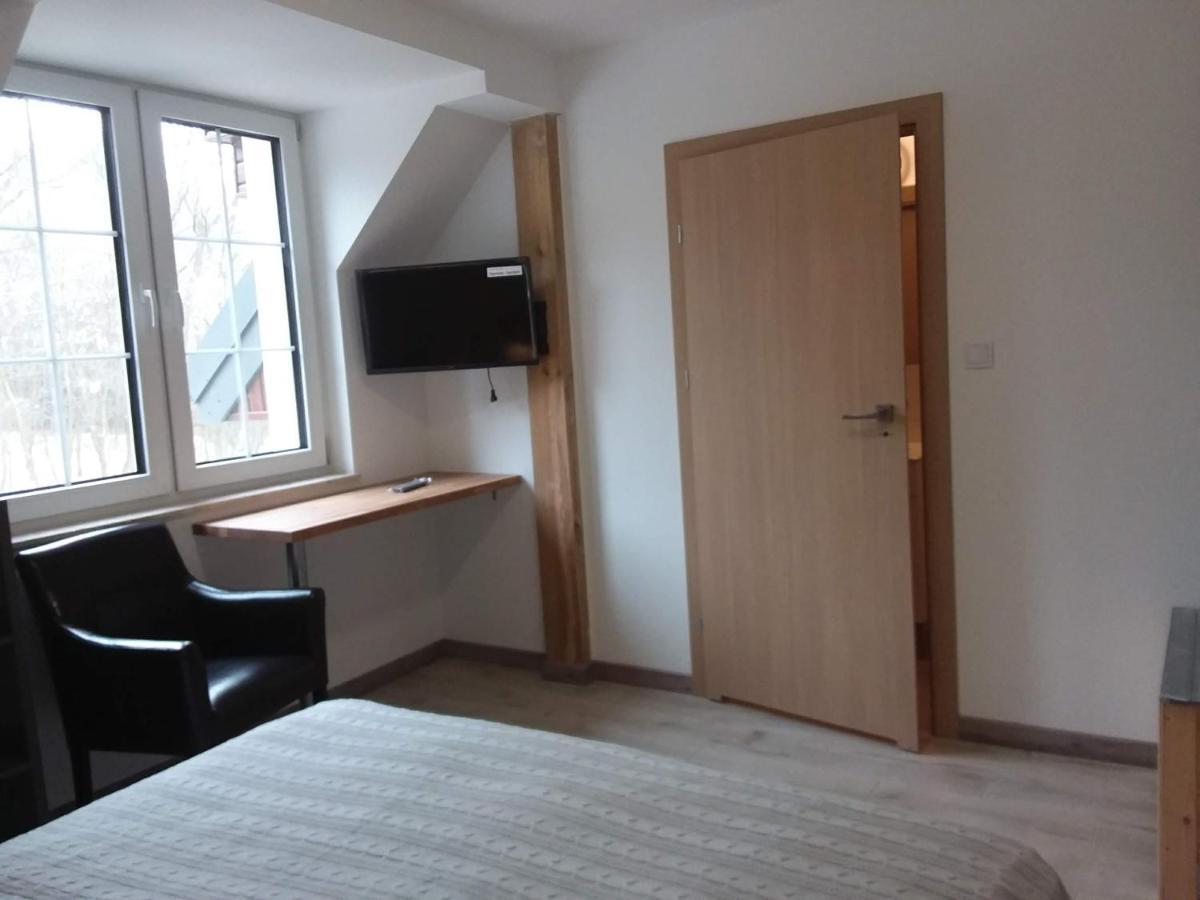 Dworek Akacja Uslugi Hotelarskie Janowiec Esterno foto