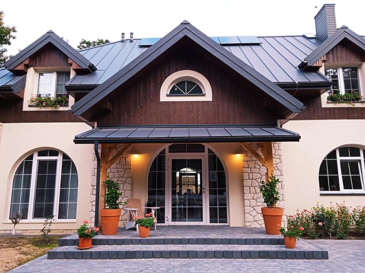 Dworek Akacja Uslugi Hotelarskie Janowiec Esterno foto
