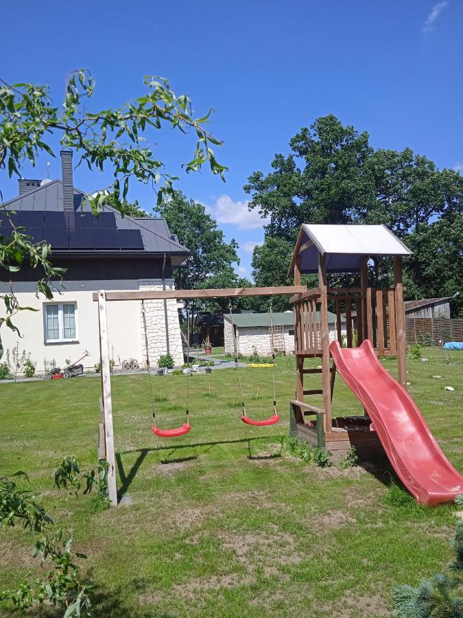 Dworek Akacja Uslugi Hotelarskie Janowiec Esterno foto