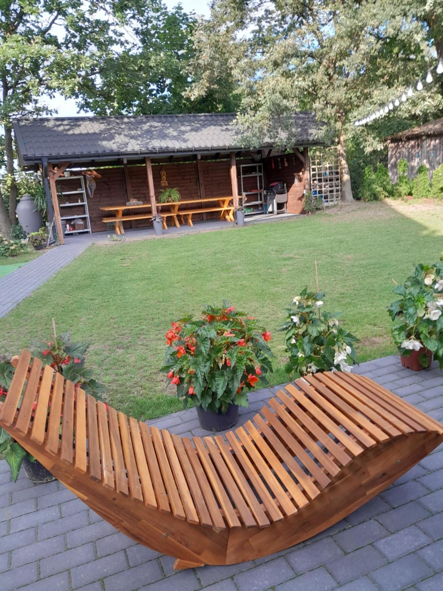 Dworek Akacja Uslugi Hotelarskie Janowiec Esterno foto